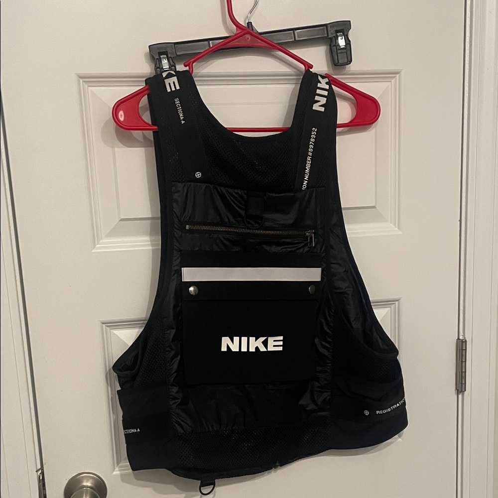Nike Black Tactical Running Vest - Picture 2 of 3